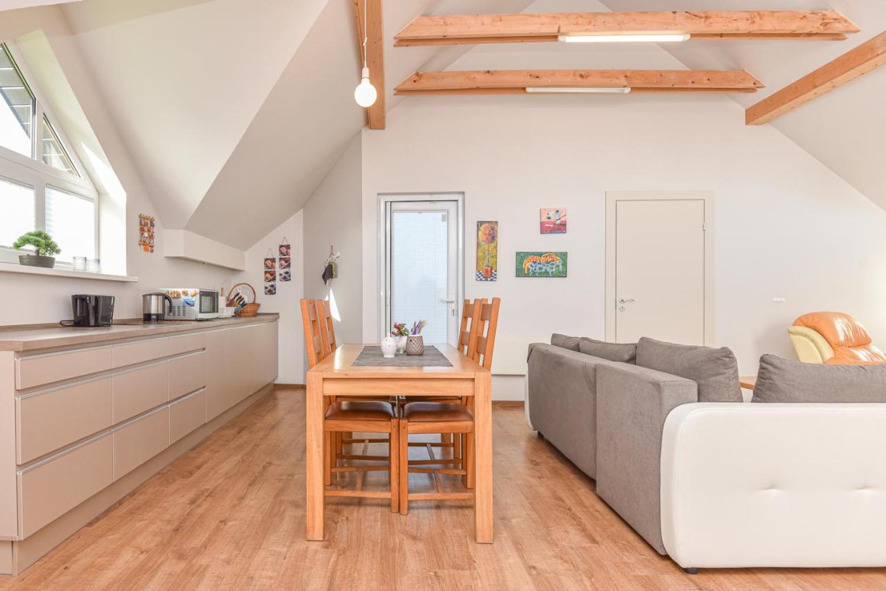 Kotedzai Gulbes Takas Sventojoje Villa Šventoji Buitenkant foto